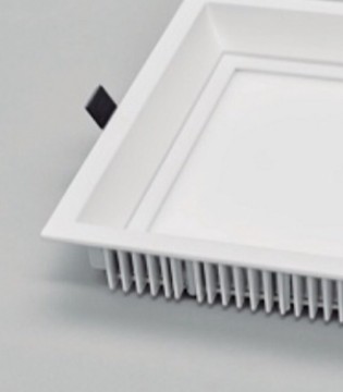 Downlight LED Cuadrado Confort Technical IP44 PRO 8W 2
