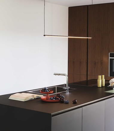 Lámpara lineal LED Essence negro sp 17W LED 126cm - Ideal Lux