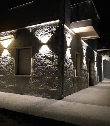 DAVOS 12W · Aplique pared cubo negro...