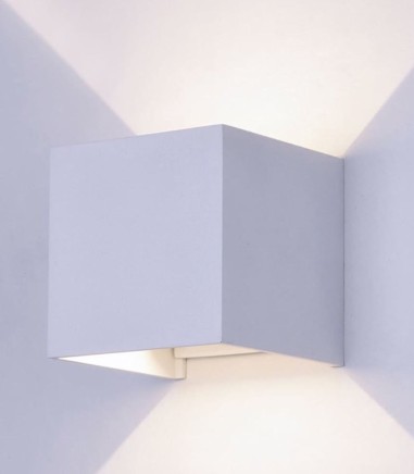 Aplique Cube blanco 2 haces de luz regulables 2x5W IP54
