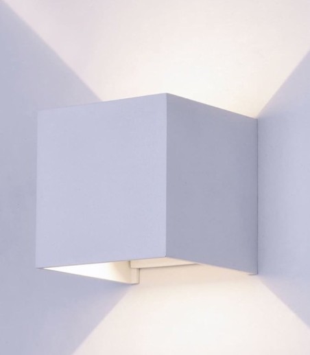 Aplique Cube blanco 2 haces de luz regulables 2x5W IP54