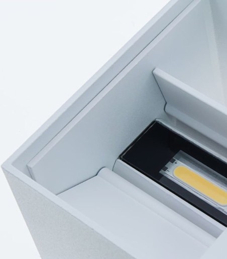 Aplique Cube blanco 2 haces de luz regulables 2x5W IP54