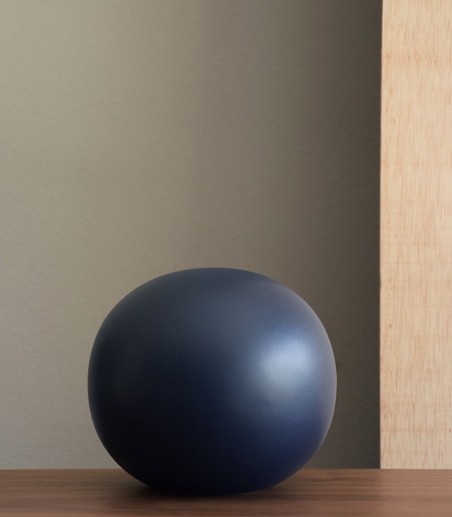Bola cerámica azul oscuro mate - VP Interiorismo
