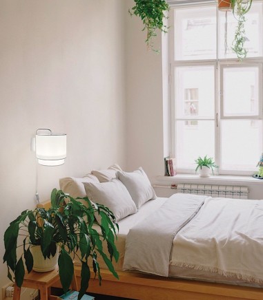 Dormitorio con aplique enchufado a la pared MB4531-WH de Ineslam