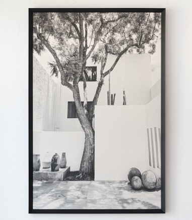 Cuadro grande El Patio N1 blanco y negro 100X150 - VP Interiorismo