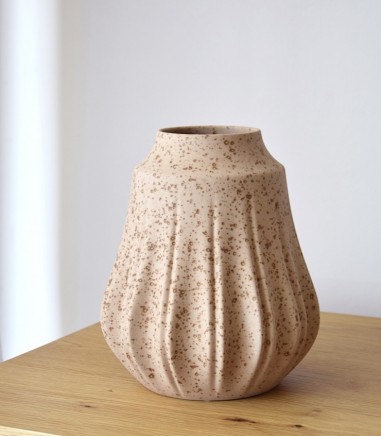 Jarrón decorativo cerámica Fuelle ocre textura - VP Interiorismo