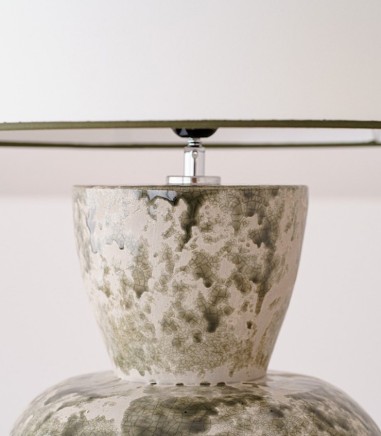 Lámpara de mesa cerámica Musgo con pantalla - VP Interiorismo