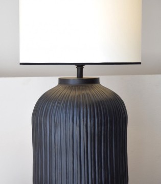 Lampara mesa metal N6 con pantalla - VP Interiorismo 2