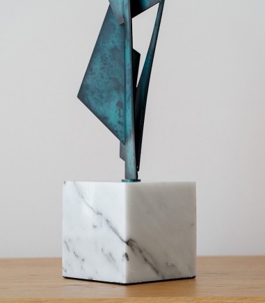 Escultura abstracción N2 verde y azul - VP Interiorismo