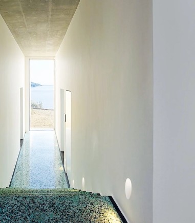 Escaleras con focos empotrables invisibles de pared invisible Kava escayola G9- Ineslam - 245x170 para pladur