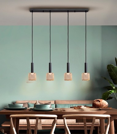 Comedor con Lámpara de techo lineal Sincro 4 luces negro oro - Schuller