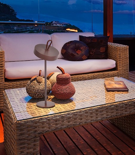 Mesa de Terraza con Lámpara de mesa a batería Gong led corten - Schuller
