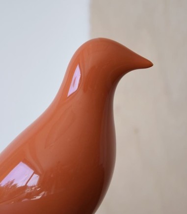 Detalle PAJARO de cerámica color naranja - VP Interiorismo