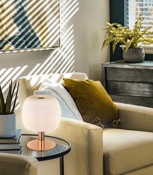 Lámpara sin cables de mesa Baloon oro opal  - Schuller 2
