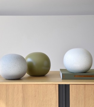 Bola decorativa cerámica color II blanco moteado - VP Interiorismo 2