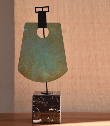 Escultura decorativa étnica metal-mármol N1  - VP Interiorismo