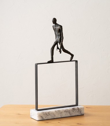 Escultura decorativa Cuadrado metal y mármol - VP Interiorismo