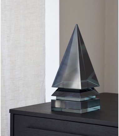 Figura decorativa cristal azul pirámide grande - VP Interiorismo