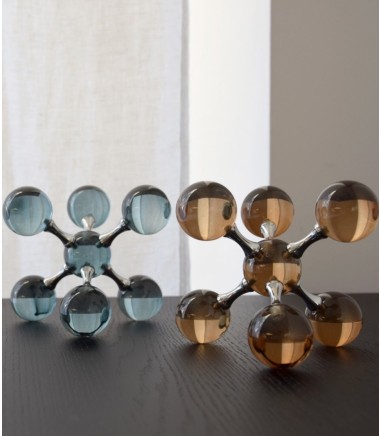 Set 2 figuras decorativas cristal ocre y verde átomo - VP Interiorismo