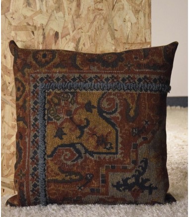 Cojín de algodón-lana ocre y bordado azul - VP Interiorismo