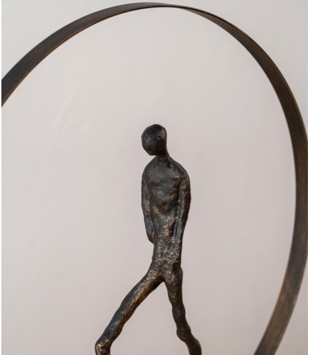 Escultura Caminando En Círculo metal mar  - VP Interiorismo