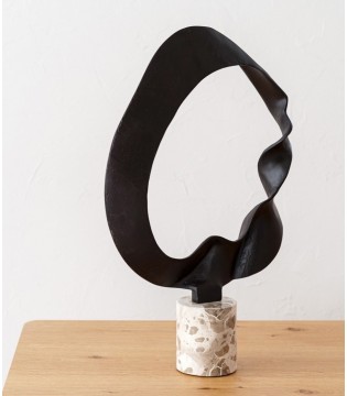 Escultura Aire metal y mármol - VP Interiorismo