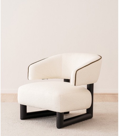 Butaca Neo blanco roto y madera negro - VP Interiorismo