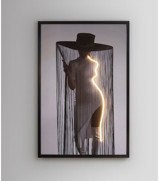Cuadro Diva con luz led 80x120cm  - Schuller