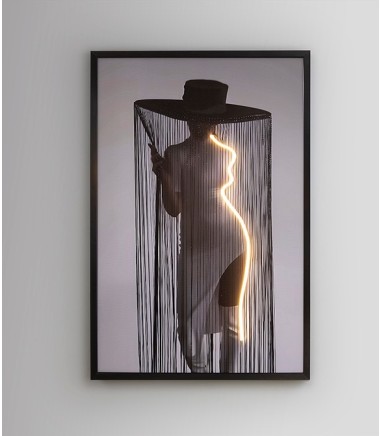 Cuadro Diva con luz led 80x120cm  - Schuller