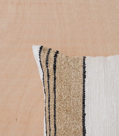 Cojín de algodón Ero blanco camel negro N1 - VP Interiorismo