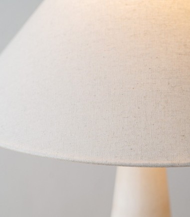 Lámpara de mesa Herea mármol, metal y lino - VP Interiorismo