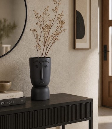 Recibidor con Florero de cerámica CARA ALTO negro para una decoración moderna y elegante