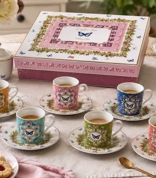 Mesa con Set de 6 tazas espresso con platos Spring Parade Easy Life 100 ml - Caja regalo