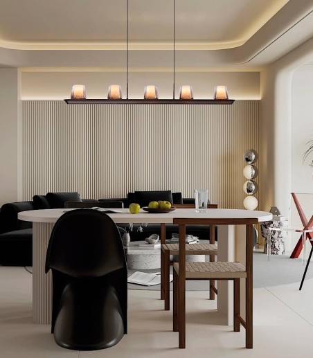 Lámpara ALABASTRO Mantra sobre mesa de comedor