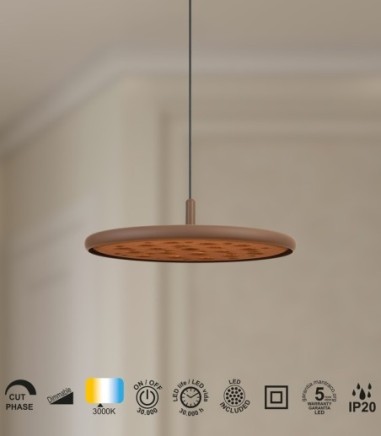 Lámpara colgante ACUSTIC café encendida con luz cálida