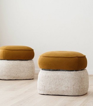 DUNA · Set de 2 pufs ocre y beige · VP Interiorismo