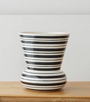 LÍNEA · Pieza decorativa cerámica blanco y negro · VP Interiorismo
