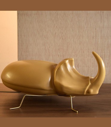 Figura decorativa ESCARAVELLO CORNO cerámica mostaza mate - VP Interiorismo