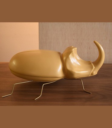 Figura decorativa ESCARAVELLO CORNO cerámica mostaza mate - VP Interiorismo
