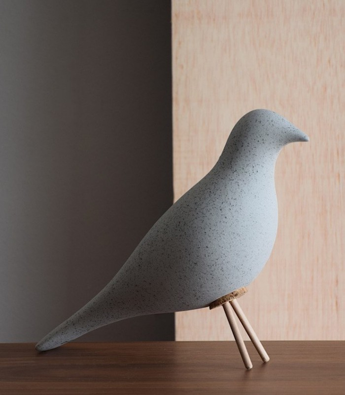 Pájaro cerámico gris cemento moteado